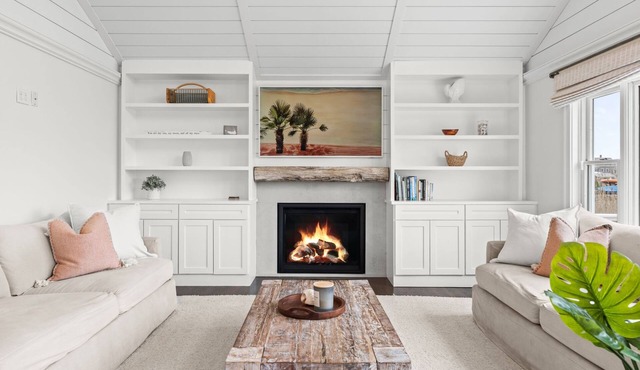 "Lighthouse" - Ocean Views - Walk To Beaches - 4B, 3.5Ba - Scituate Harbor