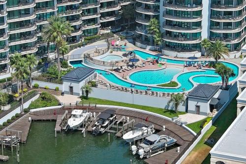 Lighthouse on the Bay Unit 2213-Pet Friendly Condo-Boaters heaven-Large Condo