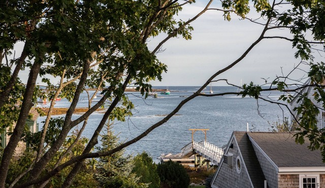 Lighthouse View Cape Porpoise Cottage