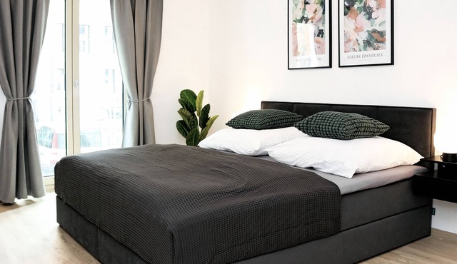 LIGHTPLACE Design - Boxspring - Balcony - 2 Smart TV -City center -