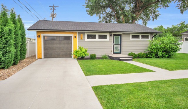 Lil Scandi ~ A Charming 2-bedroom, 2-bathroom Scandinavian designed bungalow