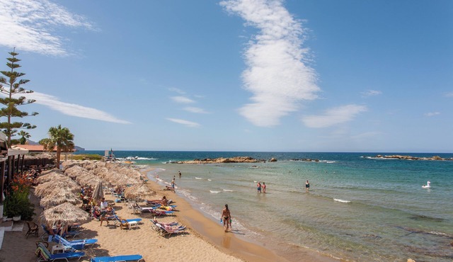 Lily of Crete 2 - Sea & Beachfront Apartments