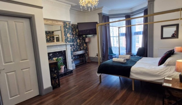 LilyRose Hotel