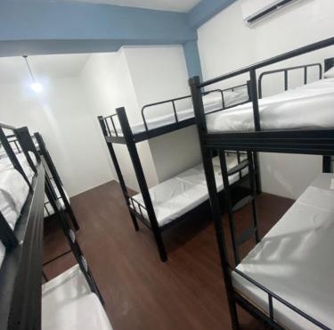 Lime Lite Manila Hostel