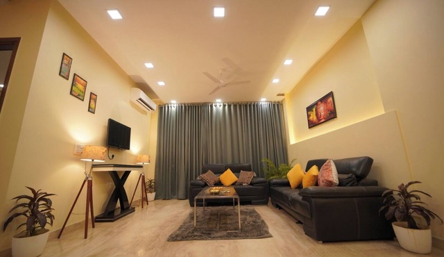 Lime Tree 3BHK Serviced Apartments DLF 5