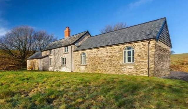 LIMECOMBE, pet friendly, luxury holiday cottage in Simonsbath