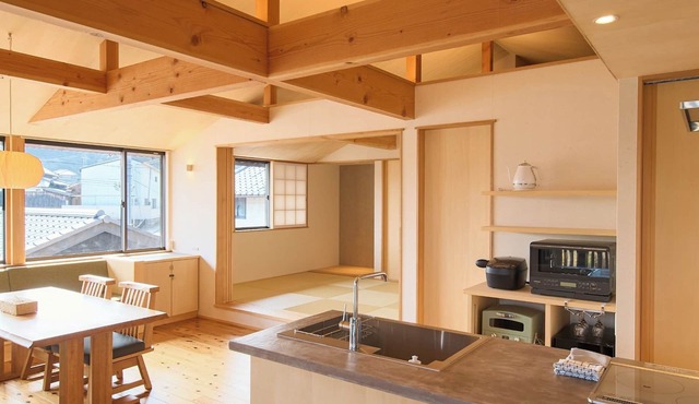 Limited to one group per day Relax in a Japanesestyle room with tatami mats and the scent of wood/Awaji Hyōgo