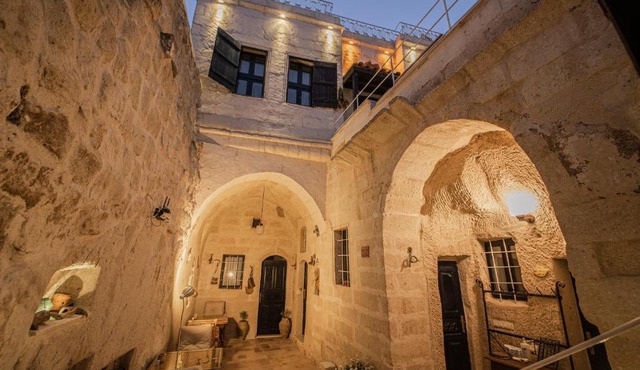 Limon Cave House