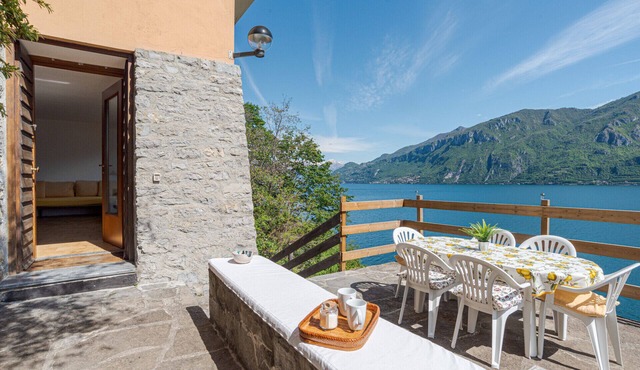 Limonta- Apartment Ortensia! Access to the Lake!