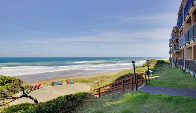 Lincoln City Beach Condo: Clubhouse & Pool Access!
