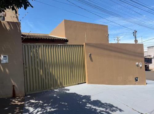 Linda casa e funcional prox Br 060 Go e ao Centro