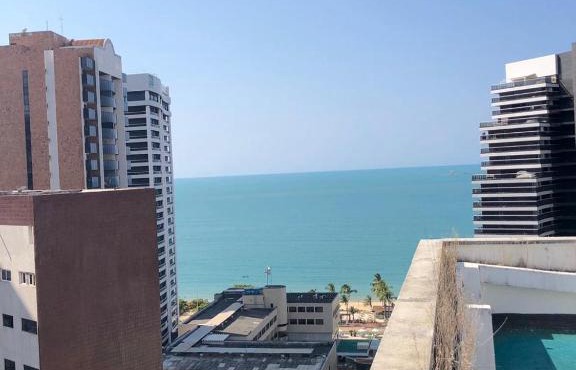 Linda Cobertura Flat com Terraço e Vista no Mar