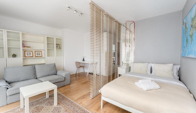 Lindego Park Comfy Studio by BookingHost