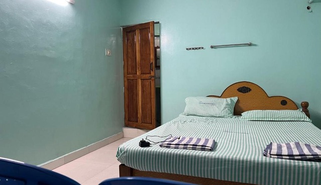 Lingam apartment