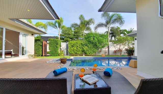 Lipa Talay Hok - Private Pool Villa Near The Beach