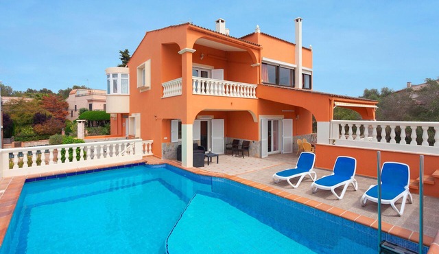 Lirica - with private swimming pool