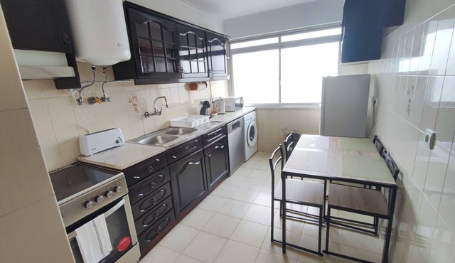 Lisbon spacious T2 in Damaia, Lisbon
