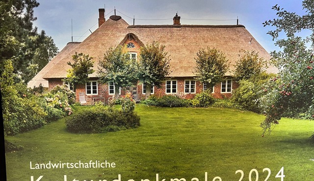 Listed thatched roof property in a quiet, secluded location