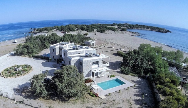 LITHOS-CEDAR BAY BEACHSIDE VILLAS-LUXURY STONE VILLA -PRIVATE POOL