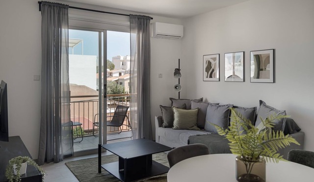 Lithos Modern Flat by Staycom