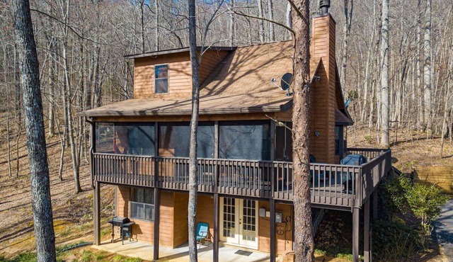 Little Bear Lodge *5 min. to YHC