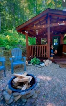 Little Bear Tiny Cabin