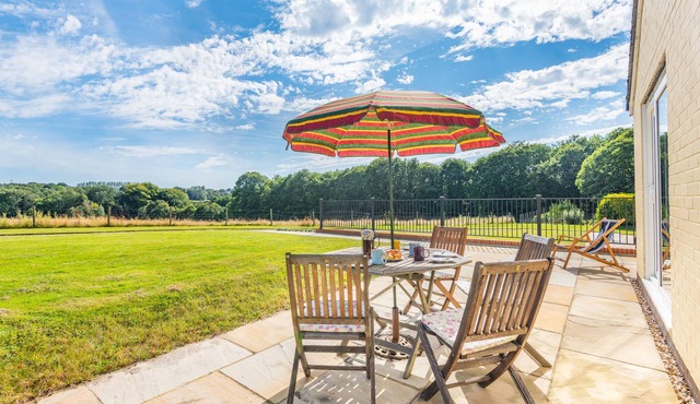 Little Copthall - Two Bedroom House, Sleeps 4