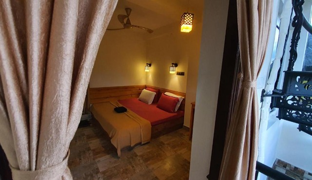 Little Island (Beach Cafe & Guest House)
