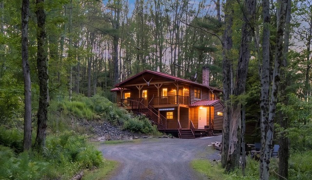 Little Timber Lodge - 3BD Modern Wellness Retreat. Sauna, Cold Plunge, 2 Acres