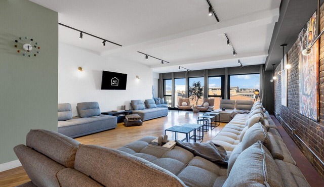 LiV MTL Plaza Grand Luxe Penthouse Near Downtown Montreal