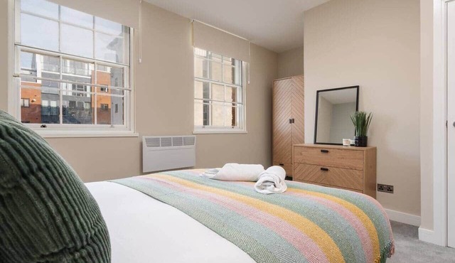 Liverpool Quarter House - 1 Bed Central Liverpool Flat. Opposite Lime St Station