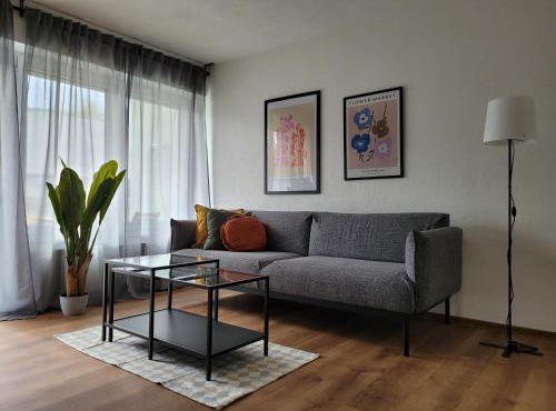 Living Flat, eine Wohnung mit zwei Schlafzimmern und Balkon