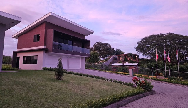 Living Pura Vida with Cuban Flavor in the middle of the tranquility of the Mountains