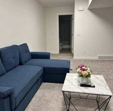 Lizzy cozy Basement suite