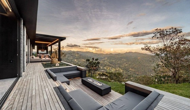Llanogrande House · Spectacular House in Llanogrande