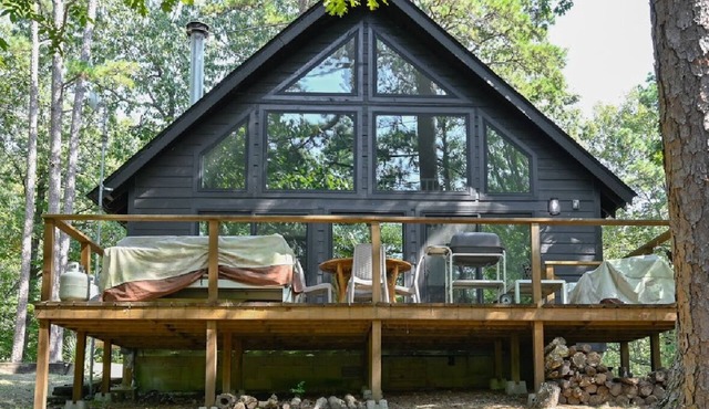 Loblolly Pines Cabin - A modern retreat on 6 acres