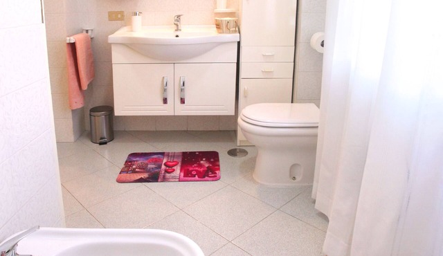 Located in Ercolano, 700 m from the ruins of Ercolano family apartment