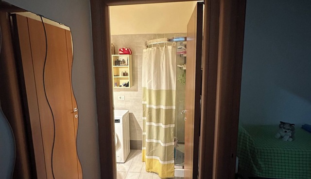Located within walking distance of the subway and historic center