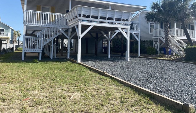 LOCATION! Adorable 4 bedroom Cottage, 2nd row, 151 feet away from beach access