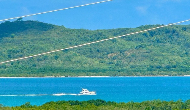 LOCATION! Beautiful Views! Tranquility! Restaurants & Nightlife 5 min drive!