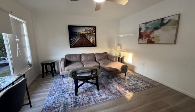 Location Lake Eola View 1 Bedroom condo