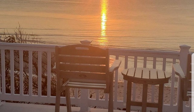 LOCATION, LOCATION - BEACHFRONT 3 night stay expires 6/12, in season 1 wk min