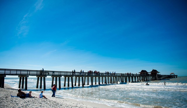 Location Location Location - Olde Naples Florida - 3-min walk to the beach
