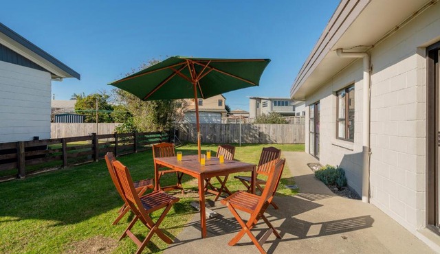 Location Plus - Whangamata Holiday Home