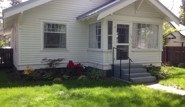 LOCATION: quiet and central! Cottage In The Heart Of Historic Downtown Bend!