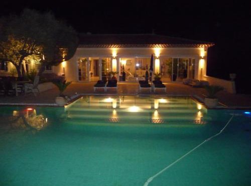 location Villa avec piscine chauffée
