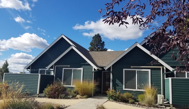 LOCATION! WALK TO DOWNTOWN AND OLD MILL - ONE BEDROOM ONE BLOCK FROM THE RIVER