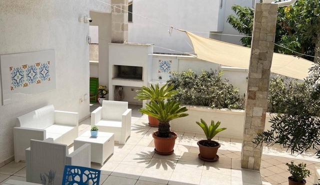 Location with a modern and luxury style, 80 meters from the sea.