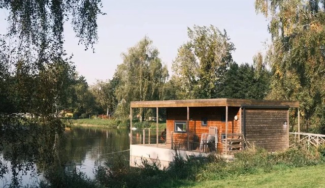 LocationGod, Field of Campaign - House on the water 2 to 4 people - 2 pers. included in the tariff