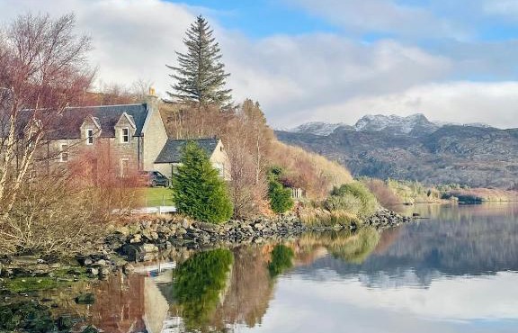 Loch Morar Private Suite
